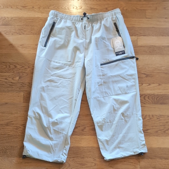 On Running Men's Light Gray Cargo Pants - Picture 1 of 5